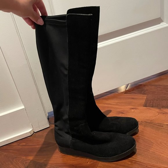 Fall/Winter Suede Black Boots - Size 8 - Picture 2 of 6